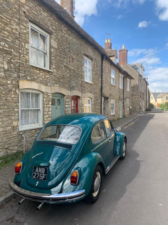 The Shoe Box Cottage With Allocated Parking Malmesbury Exterior photo